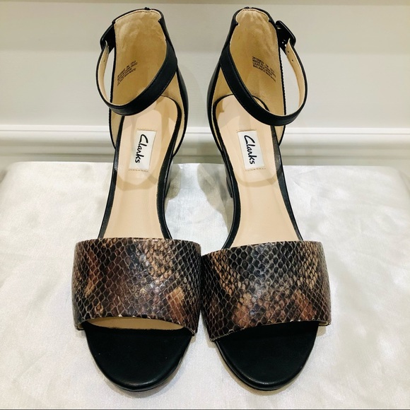Clarks Leather Wedge Heels with Ankle Strap, size 7M - Picture 2 of 7